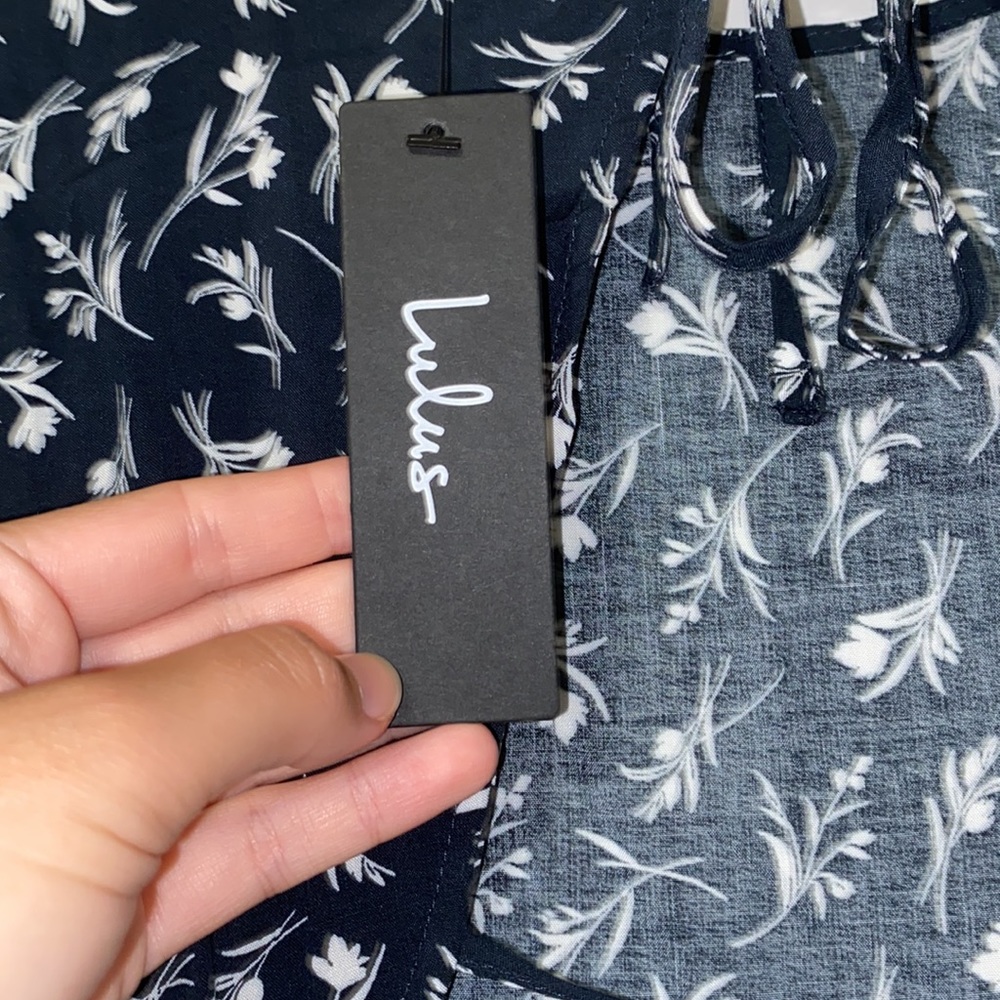 Size L New Desires Navy Blue Floral Print Backless Maxi Dress from Lulus‎ - Picture 5 of 7